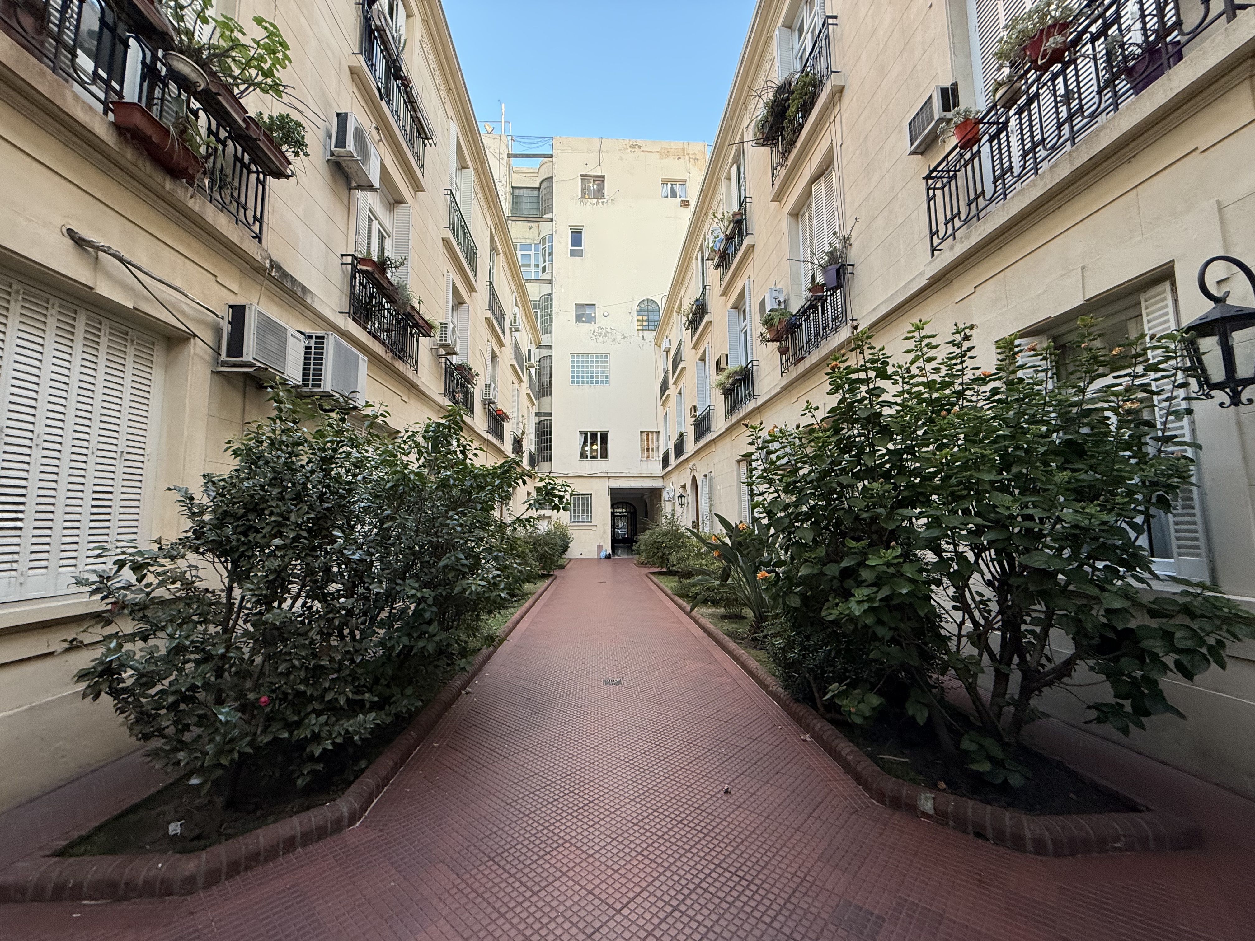 Venta Semipiso Apto Profesional con Baulera | Balvanera