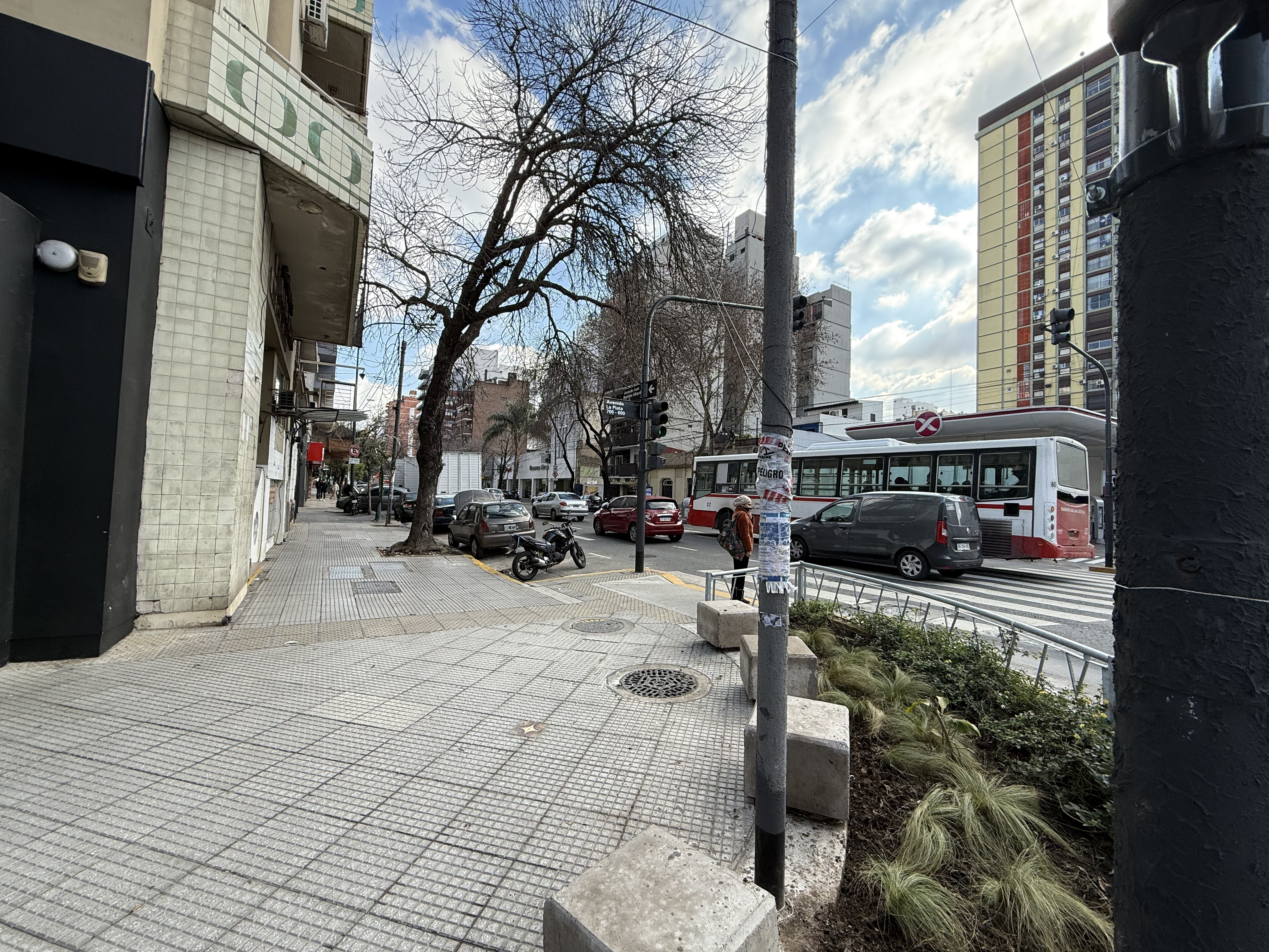 Venta local comercial con vidriera a la calle en Caballito