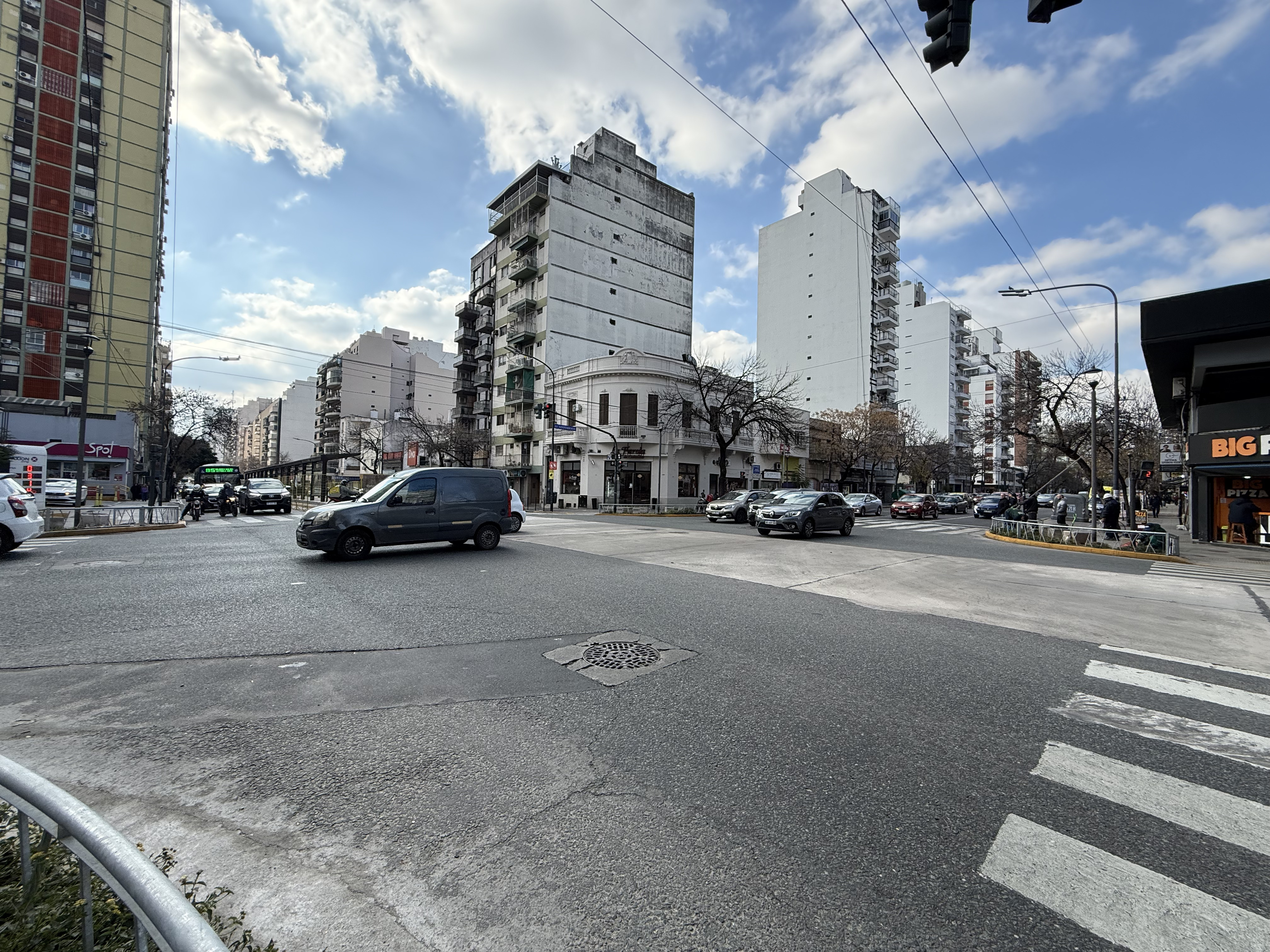 Venta local comercial con vidriera a la calle en Caballito