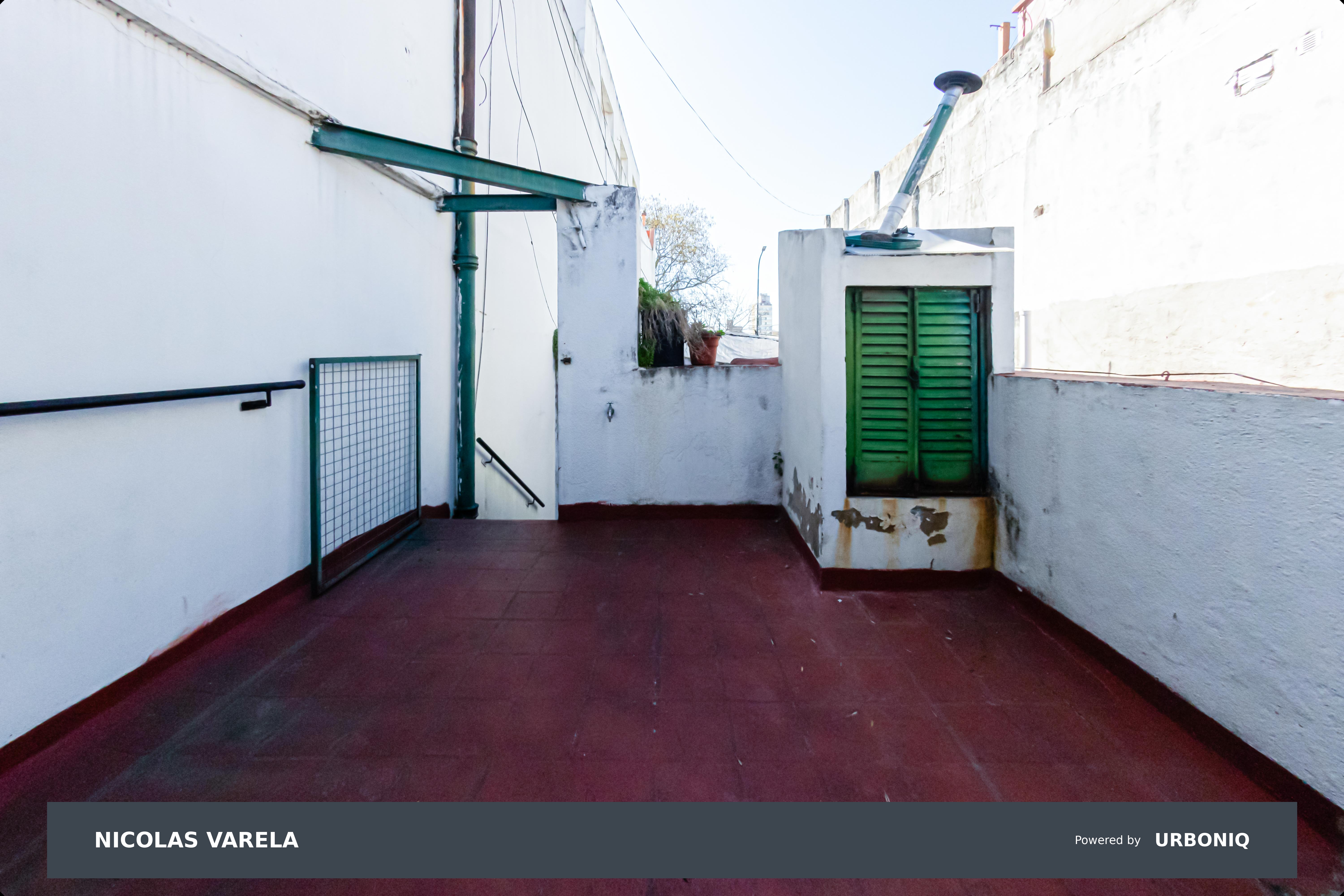 VENTA CASA 4 AMBIENTES, CON TERRAZA, PATIO, QUINCHO Y PARRILLA EN ALMAGRO