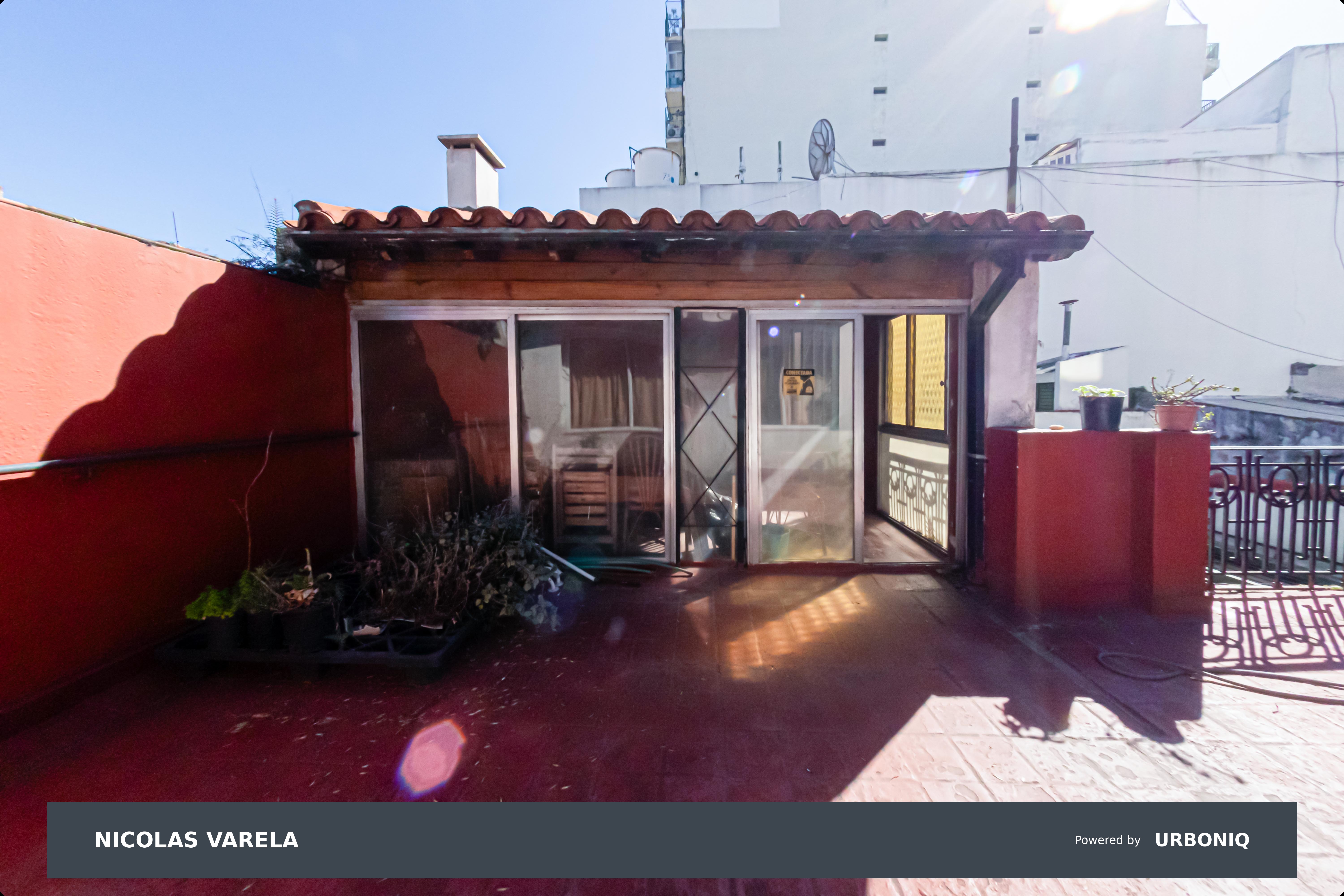 VENTA CASA 4 AMBIENTES, CON TERRAZA, PATIO, QUINCHO Y PARRILLA EN ALMAGRO