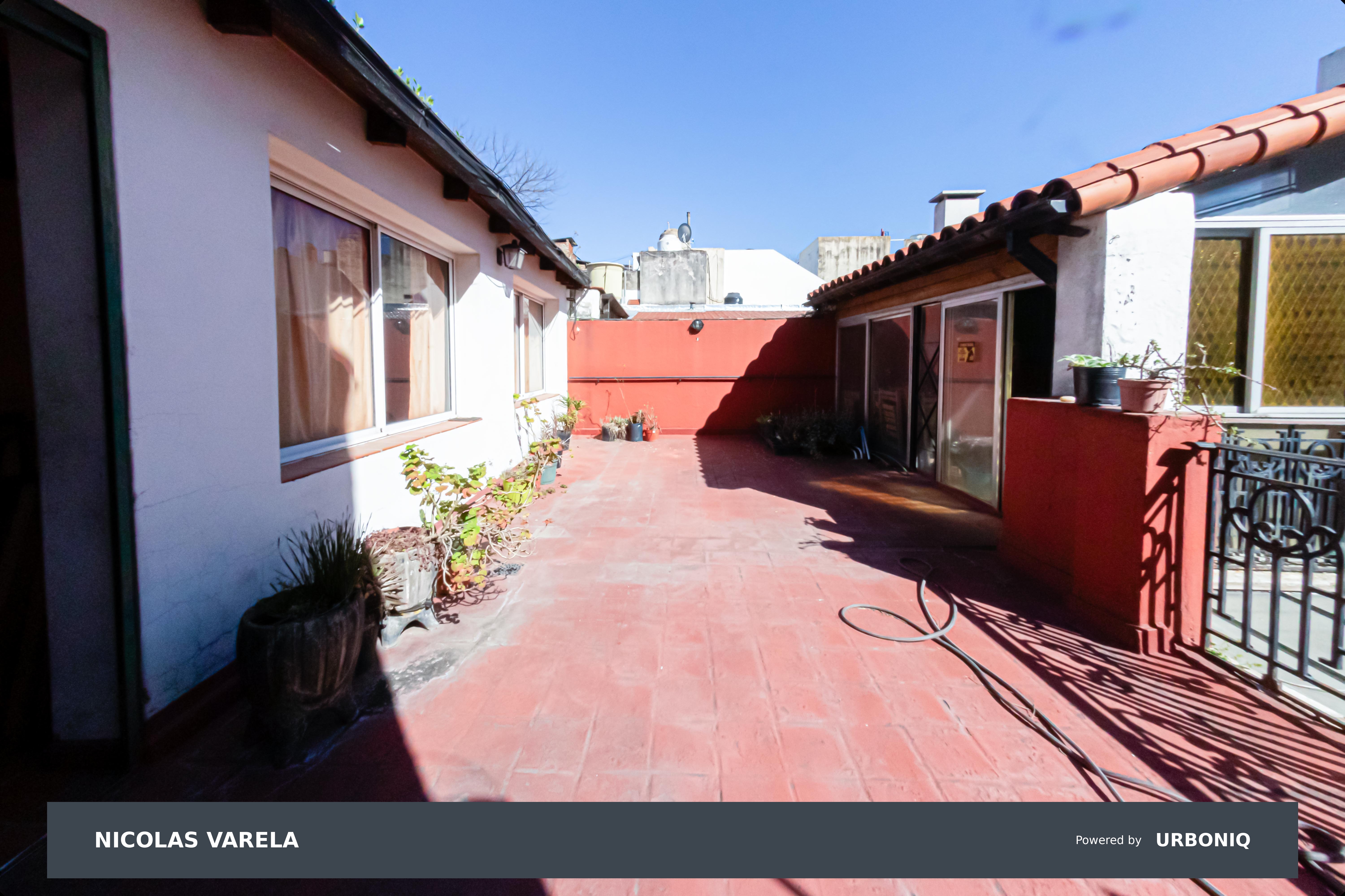 VENTA CASA 4 AMBIENTES, CON TERRAZA, PATIO, QUINCHO Y PARRILLA EN ALMAGRO