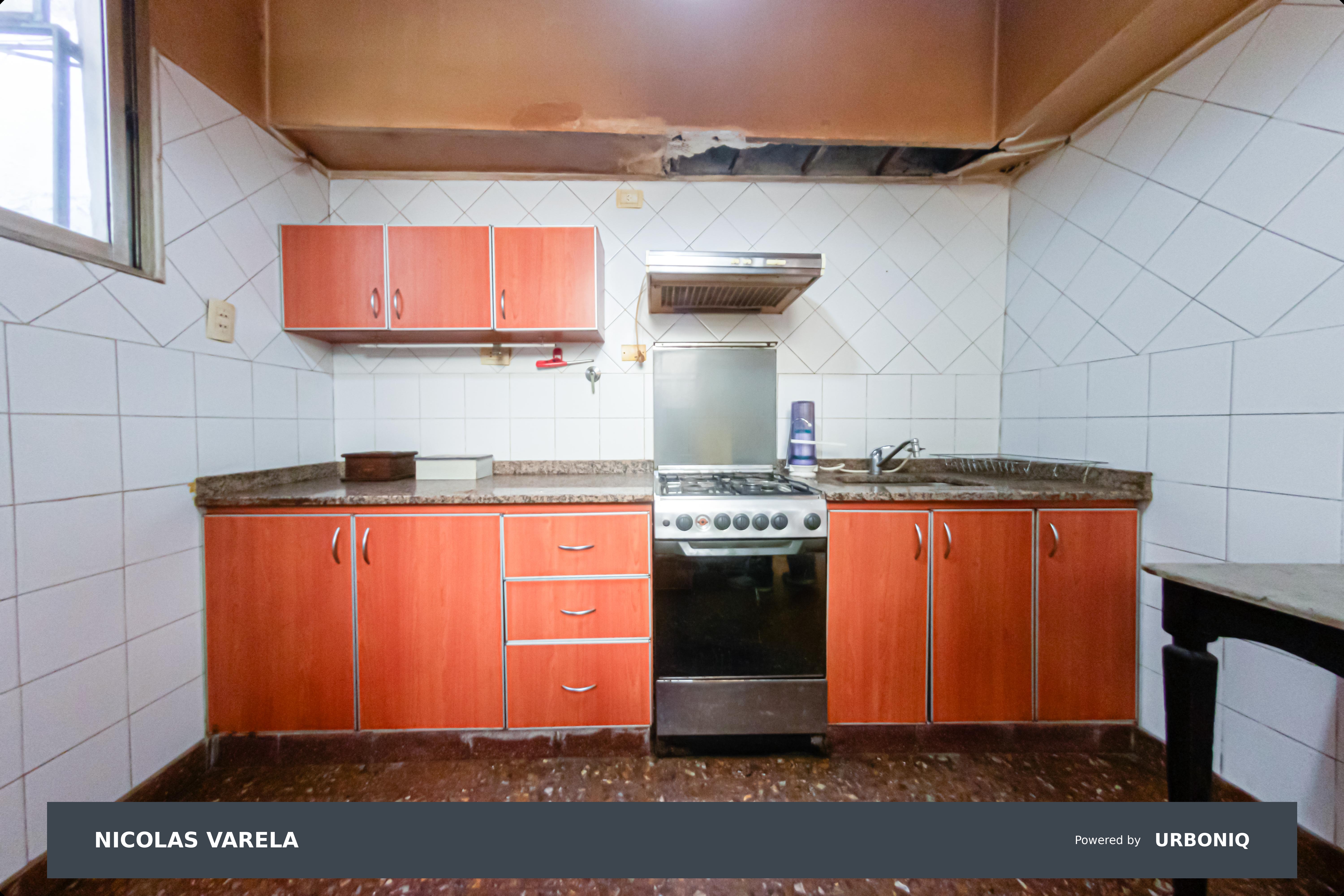 VENTA CASA 4 AMBIENTES, CON TERRAZA, PATIO, QUINCHO Y PARRILLA EN ALMAGRO