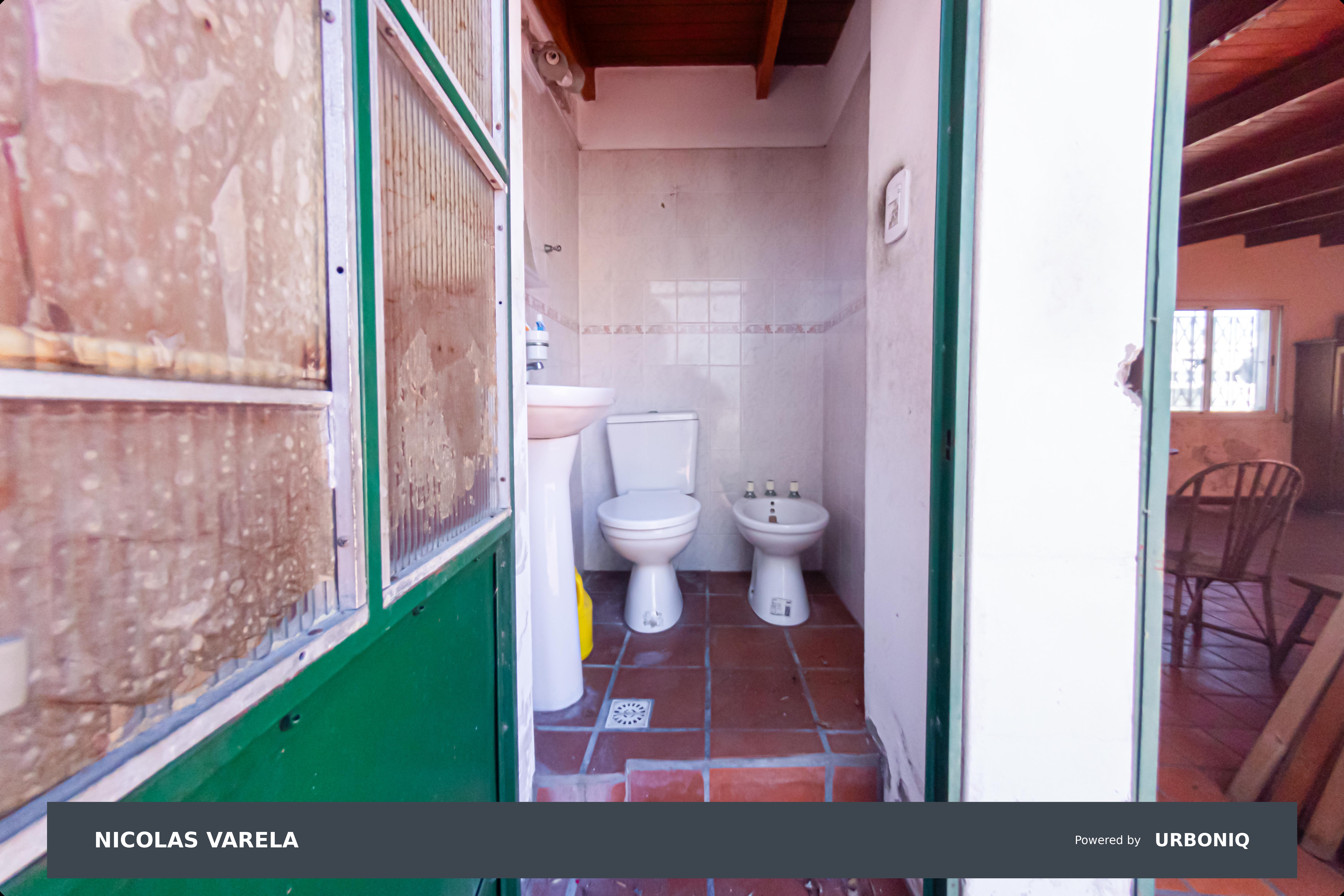 VENTA CASA 4 AMBIENTES, CON TERRAZA, PATIO, QUINCHO Y PARRILLA EN ALMAGRO
