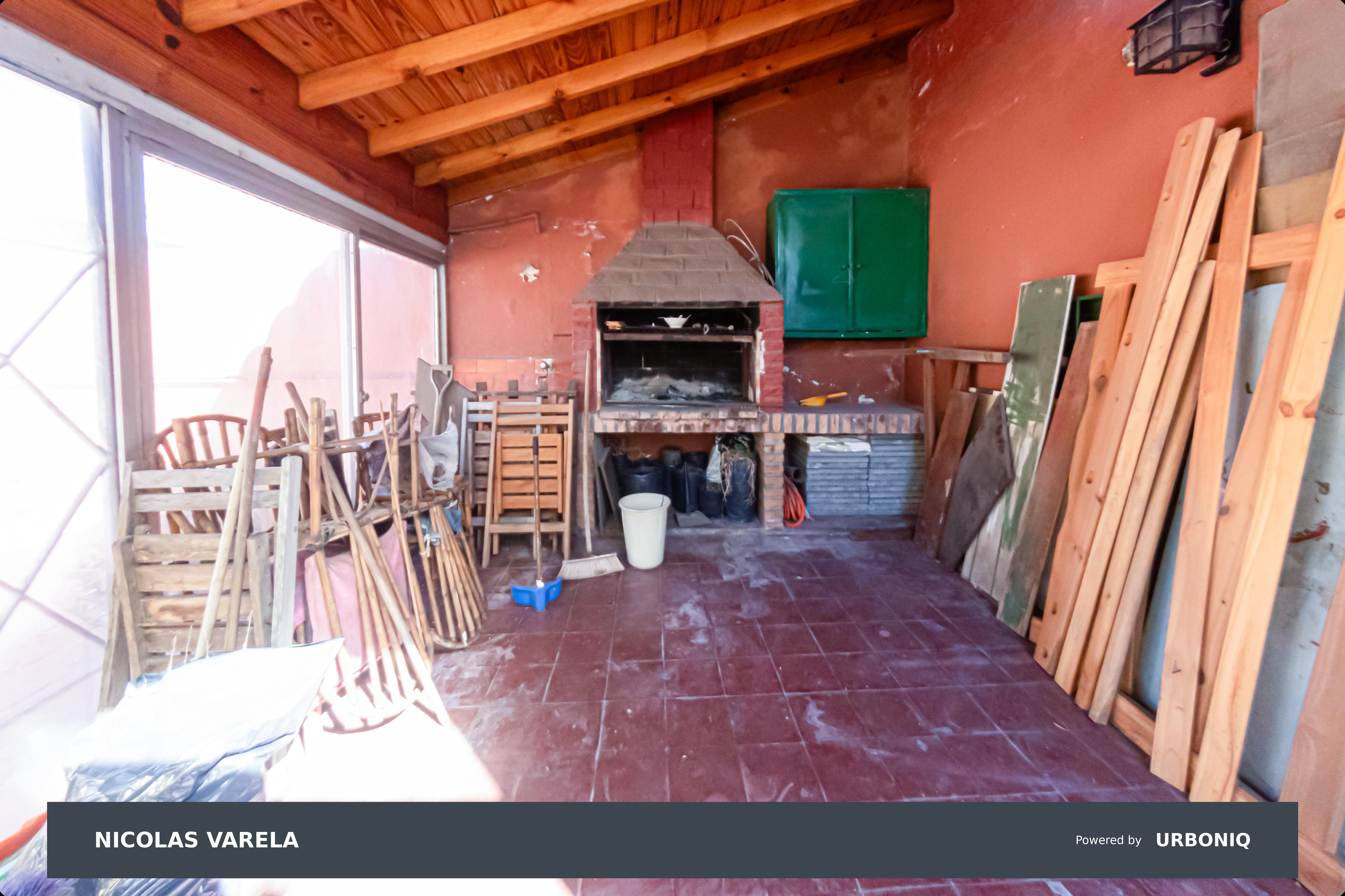 VENTA CASA 4 AMBIENTES, CON TERRAZA, PATIO, QUINCHO Y PARRILLA EN ALMAGRO