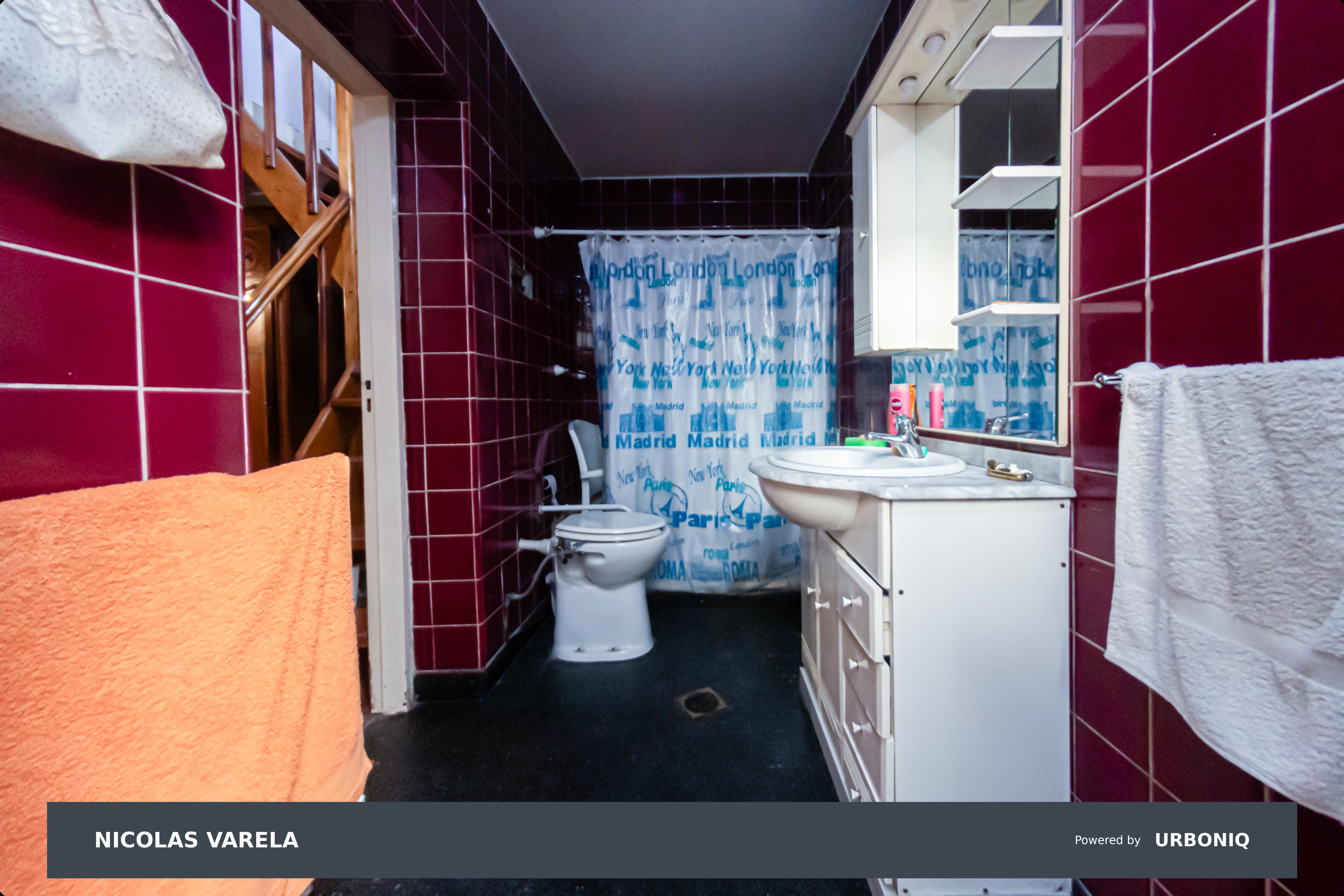 VENTA CASA 4 AMBIENTES, CON TERRAZA, PATIO, QUINCHO Y PARRILLA EN ALMAGRO