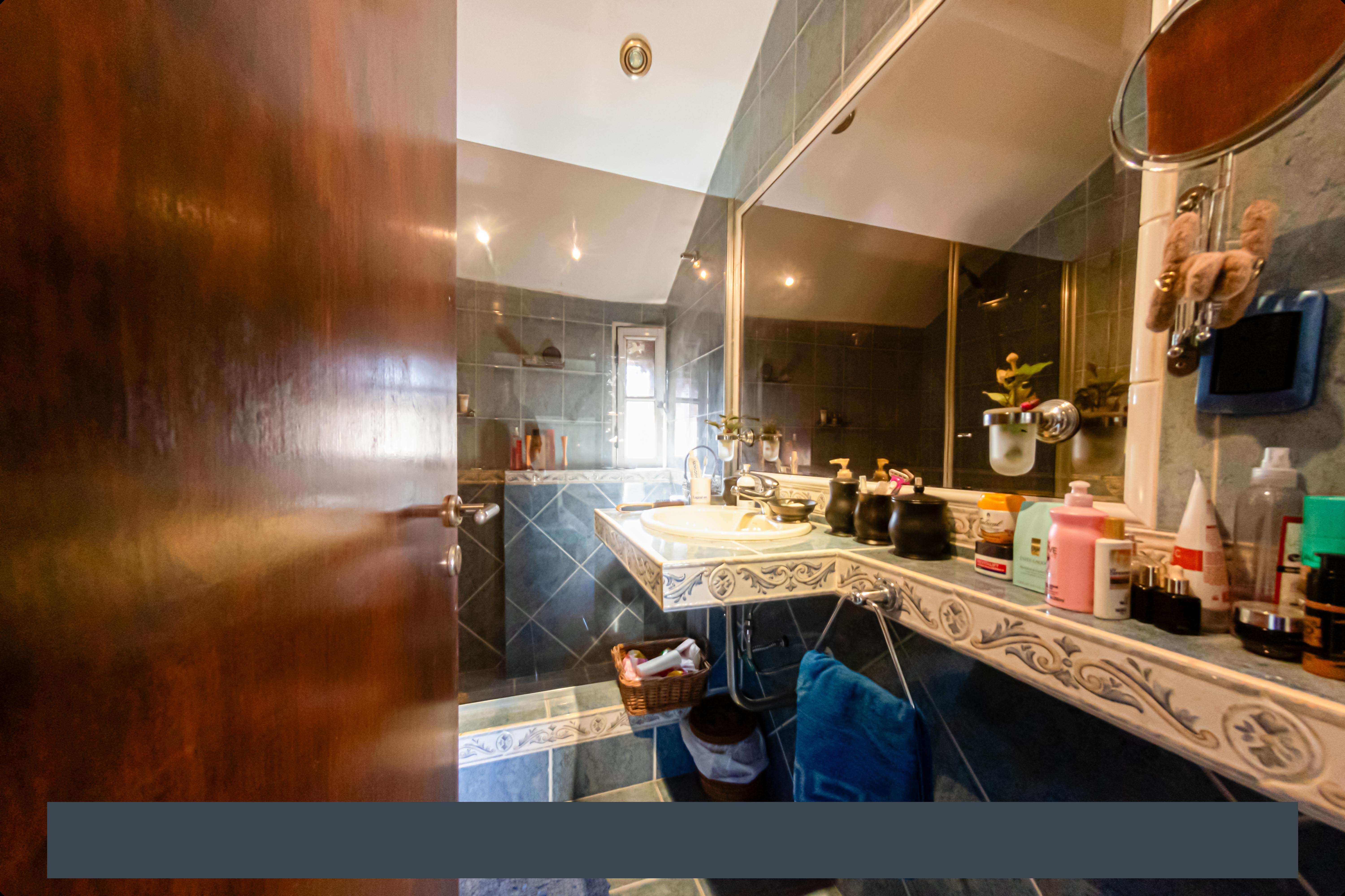 VENTA PH 5 AMBIENTES CON TERRAZA PROPIA Y GARAGE- APTO CREDITO.
