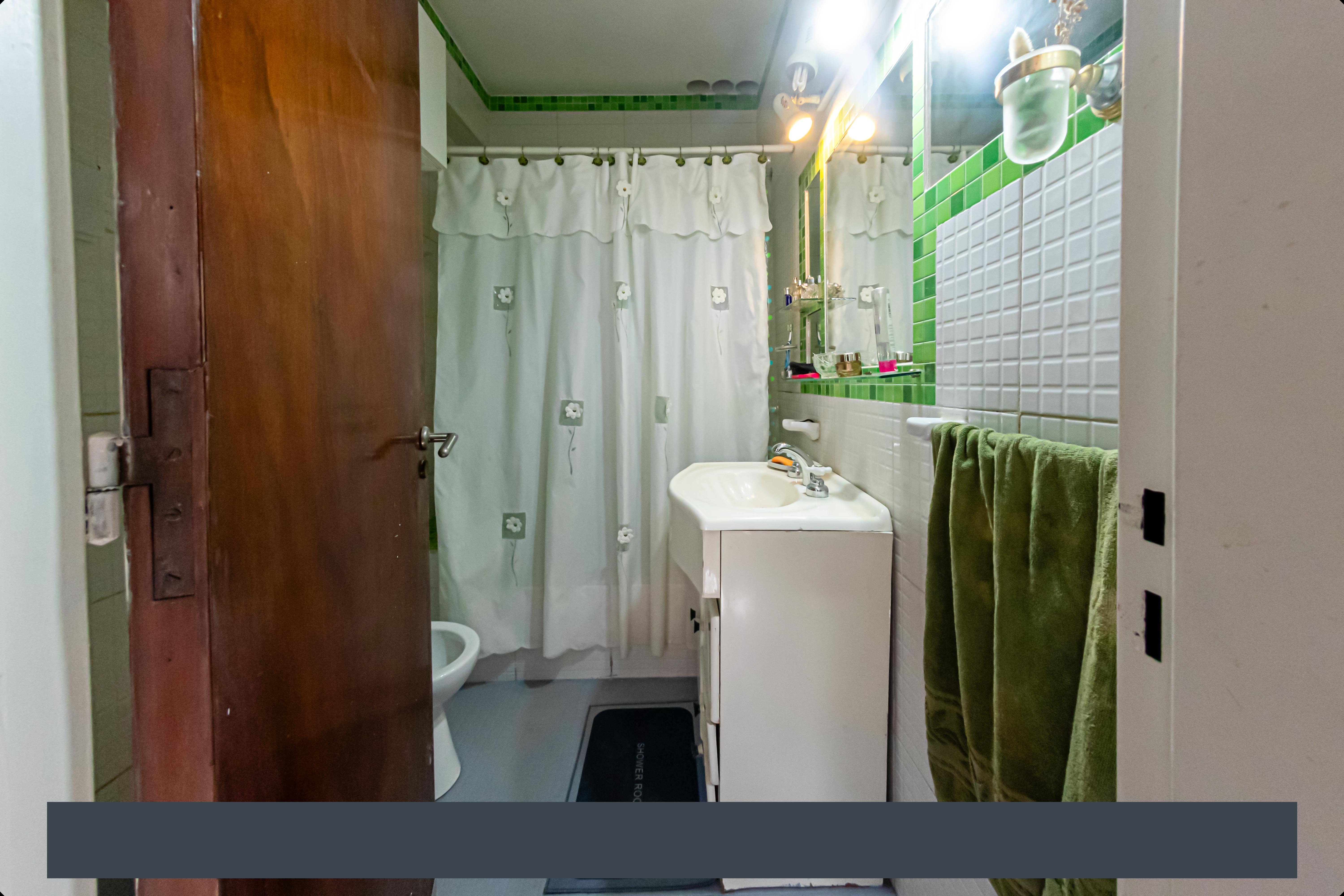 VENTA PH 5 AMBIENTES CON TERRAZA PROPIA Y GARAGE- APTO CREDITO.