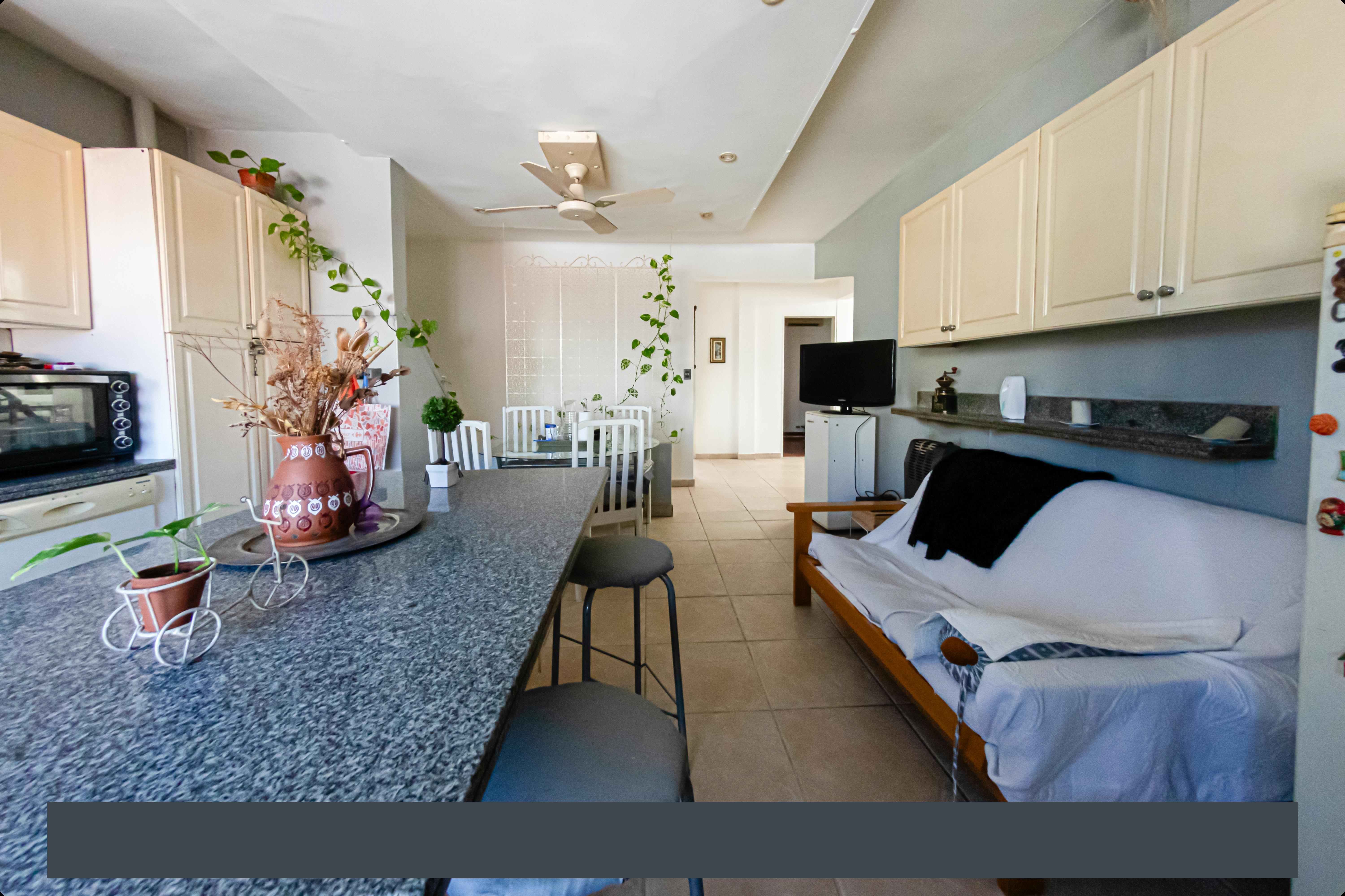 VENTA PH 5 AMBIENTES CON TERRAZA PROPIA Y GARAGE- APTO CREDITO.