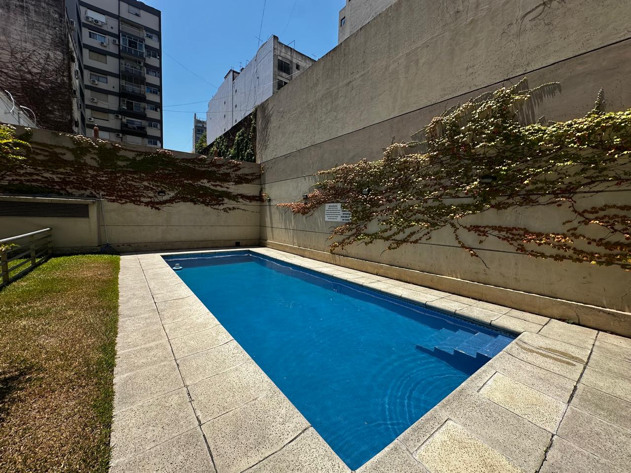 Alquiler Monoambiente con balcon y pileta en Caballito