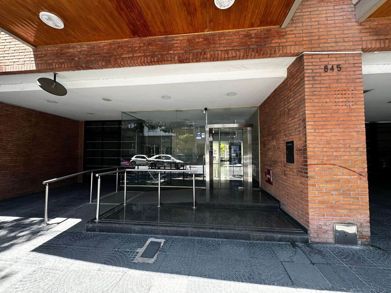 Alquiler Monoambiente con balcon y pileta en Caballito