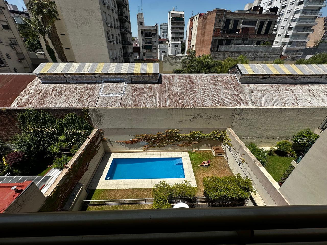 Alquiler Monoambiente con balcon y pileta en Caballito