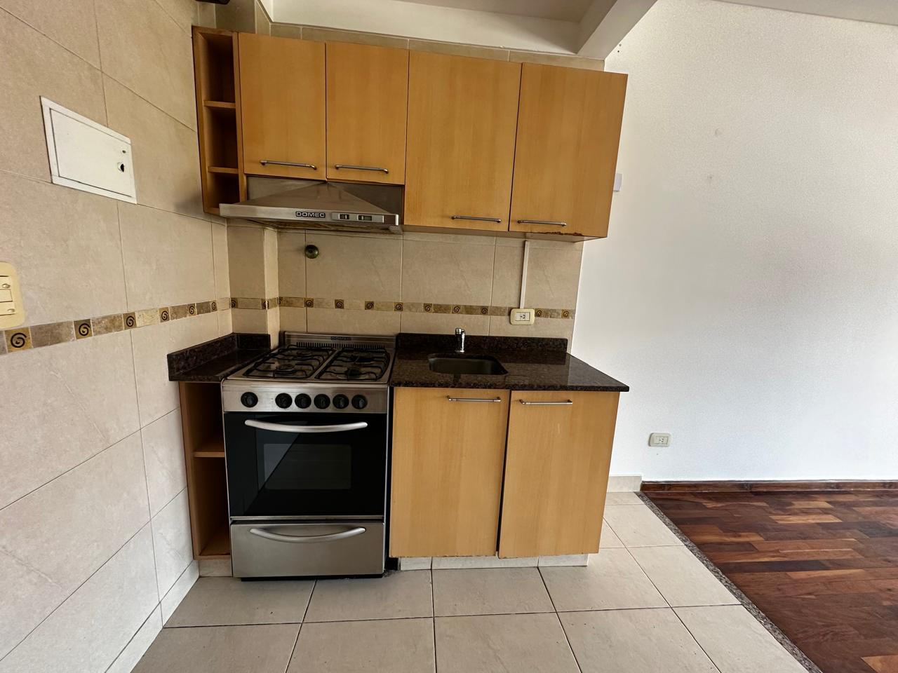 Alquiler Monoambiente con balcon y pileta en Caballito