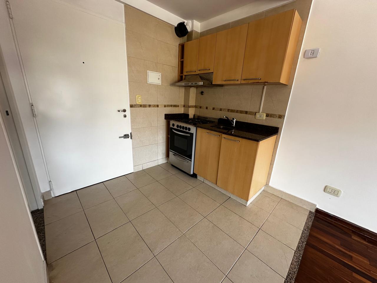 Alquiler Monoambiente con balcon y pileta en Caballito