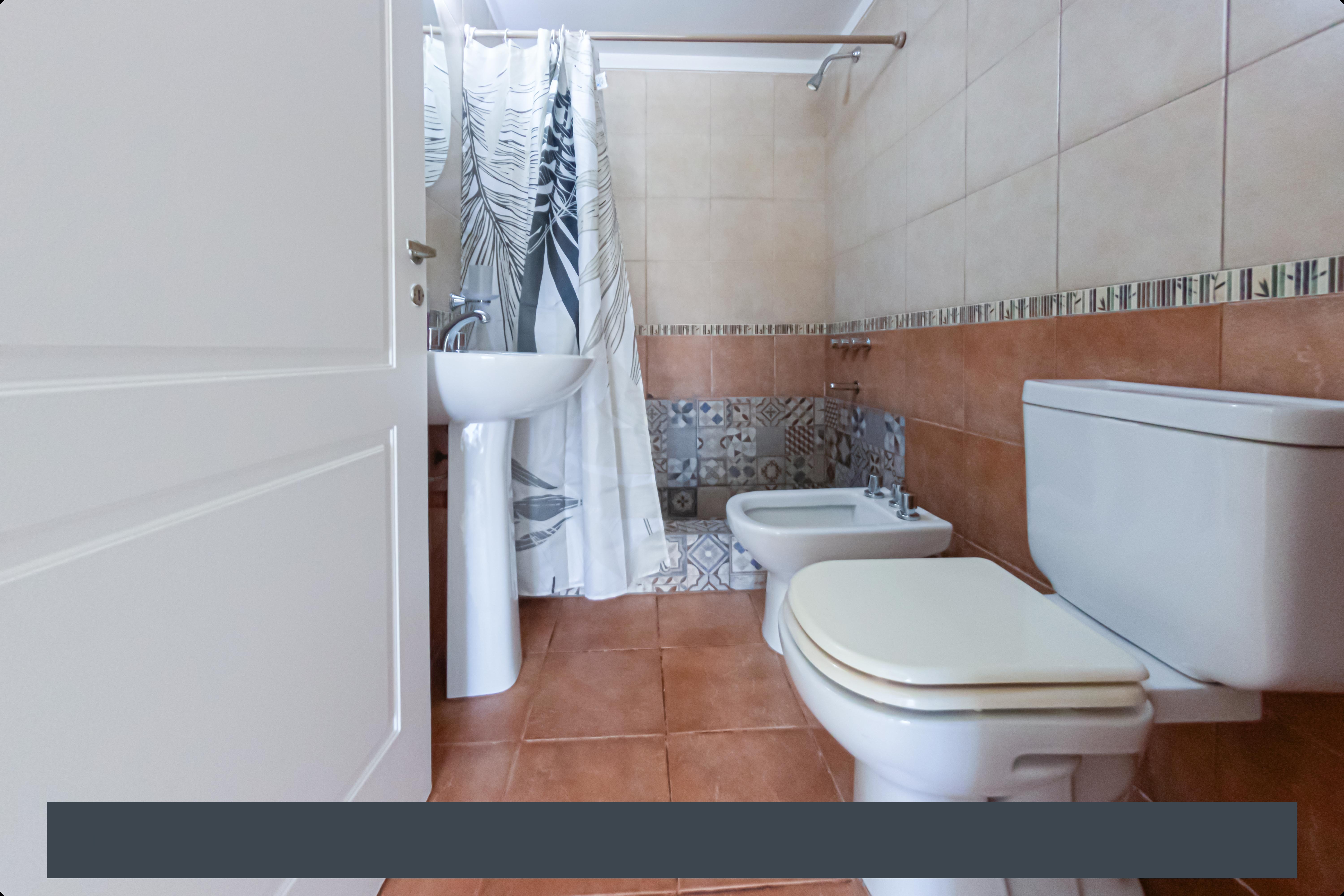 ALQUILER MONOAMBIENTE DIVISIBLE CON BALCON, ELECTRICO, EN VILLA PUEYRREDON