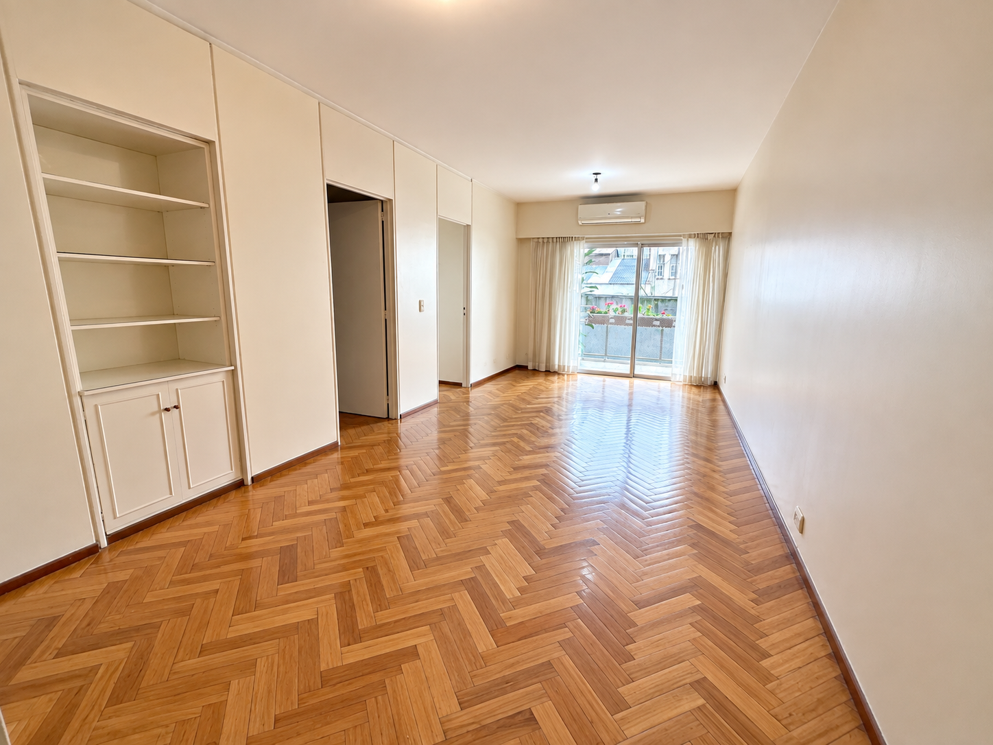Alquiler departamento 2 ambientes de categoria - Plaza San Martin