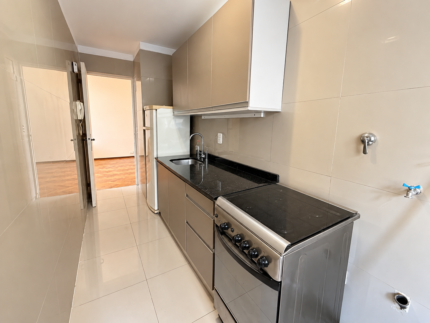 Alquiler departamento 2 ambientes de categoria - Plaza San Martin