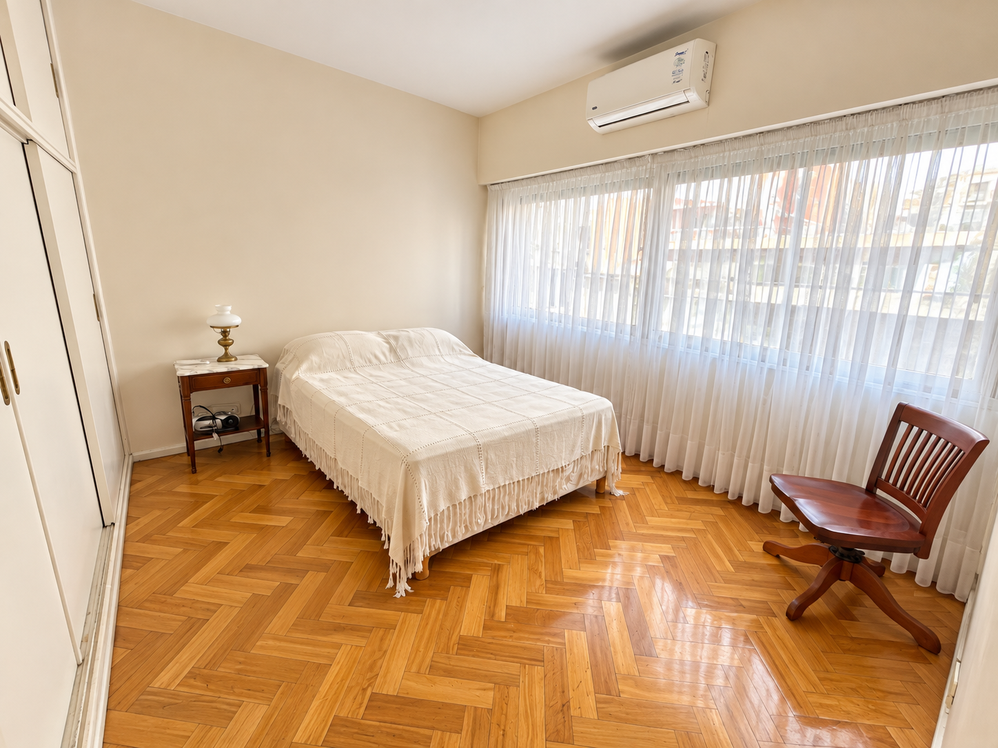 Alquiler departamento 2 ambientes de categoria - Plaza San Martin