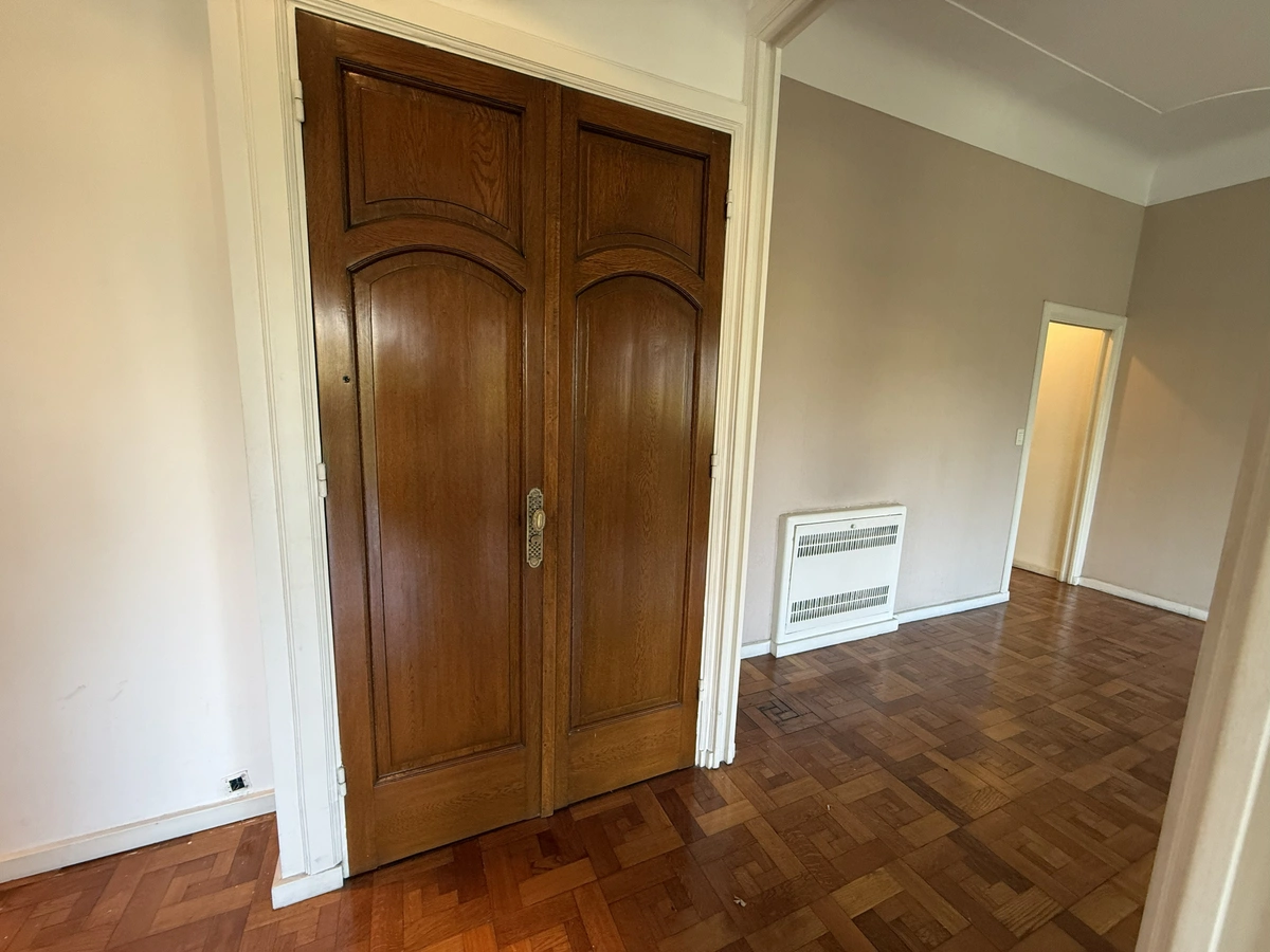 Venta departamento 5 Ambientes reciclado y con cochera en Retiro
