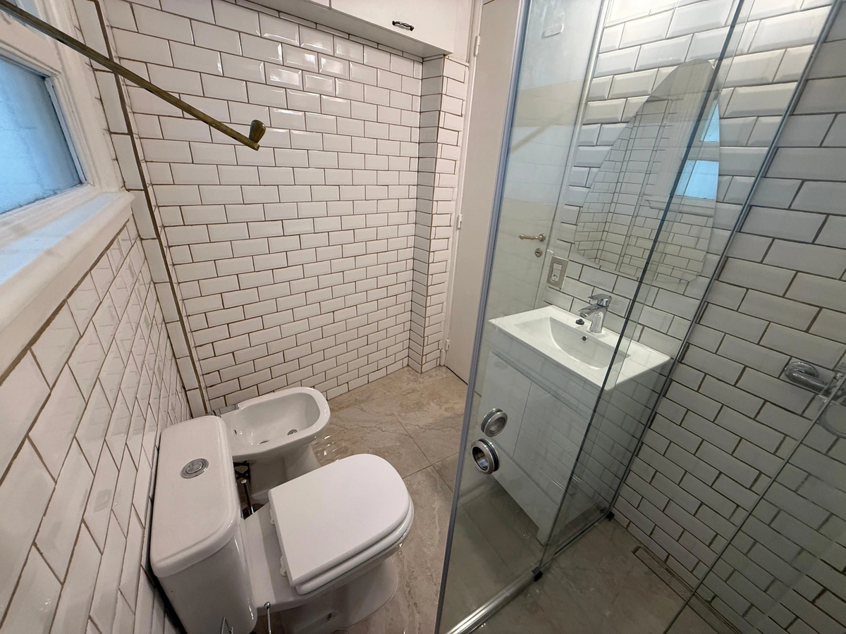 Alquiler monoambiente reciclado a nuevo en Recoleta - (Arenales y Rodríguez Peña)