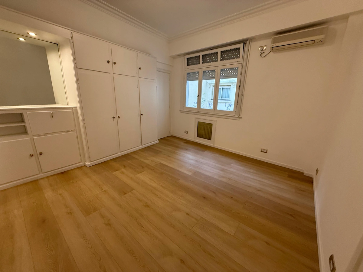 Alquiler monoambiente reciclado a nuevo en Recoleta - (Arenales y Rodríguez Peña)