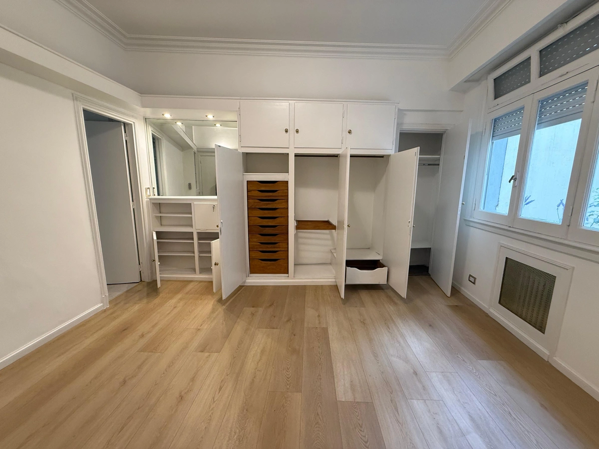 Alquiler monoambiente reciclado a nuevo en Recoleta - (Arenales y Rodríguez Peña)