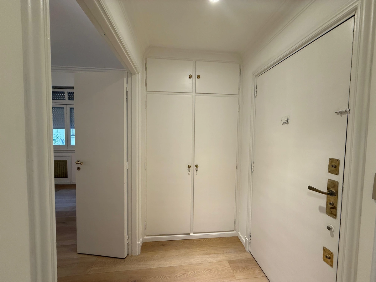 Alquiler monoambiente reciclado a nuevo en Recoleta - (Arenales y Rodríguez Peña)