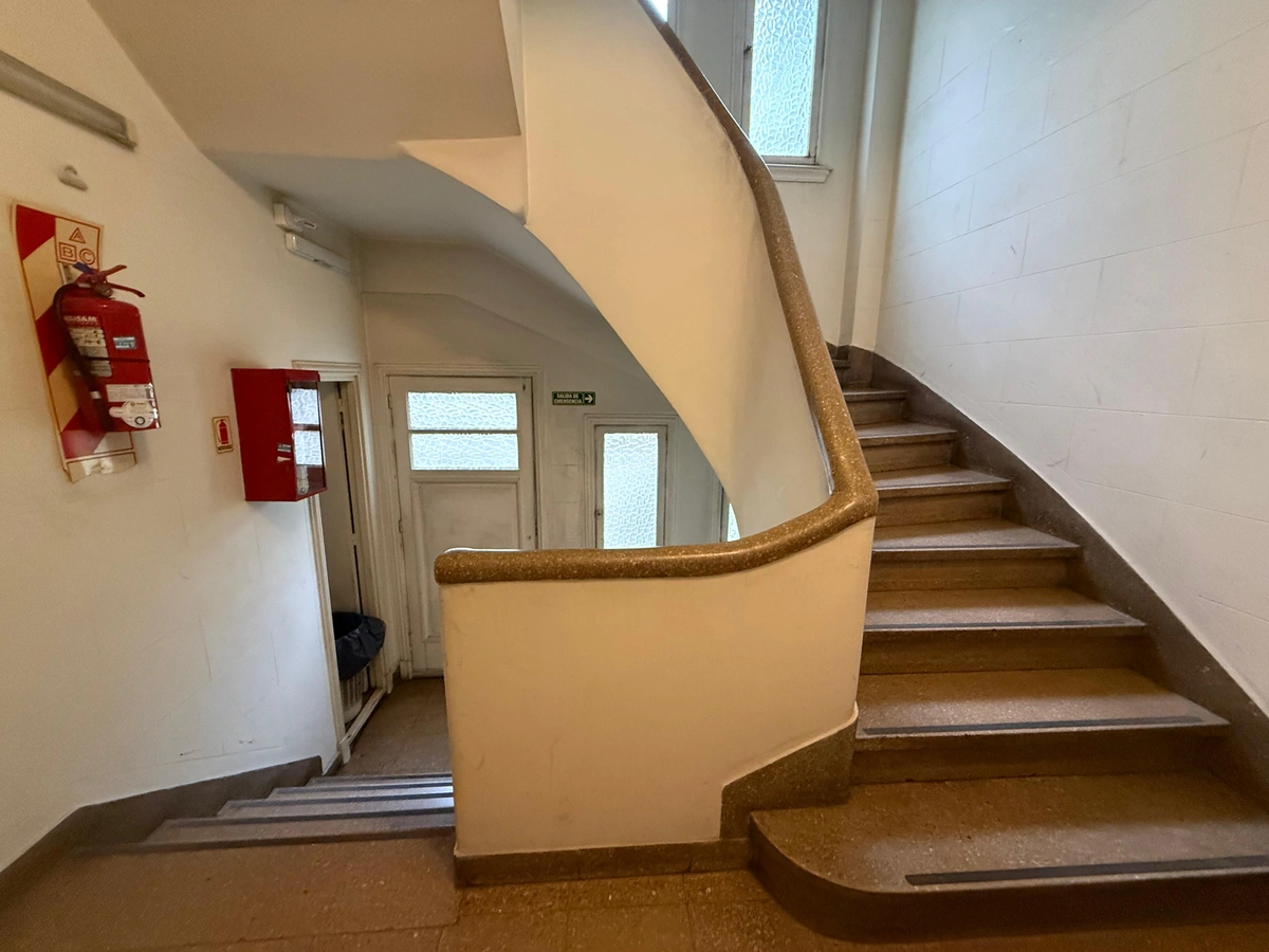 Alquiler monoambiente reciclado a nuevo en Recoleta - (Arenales y Rodríguez Peña)