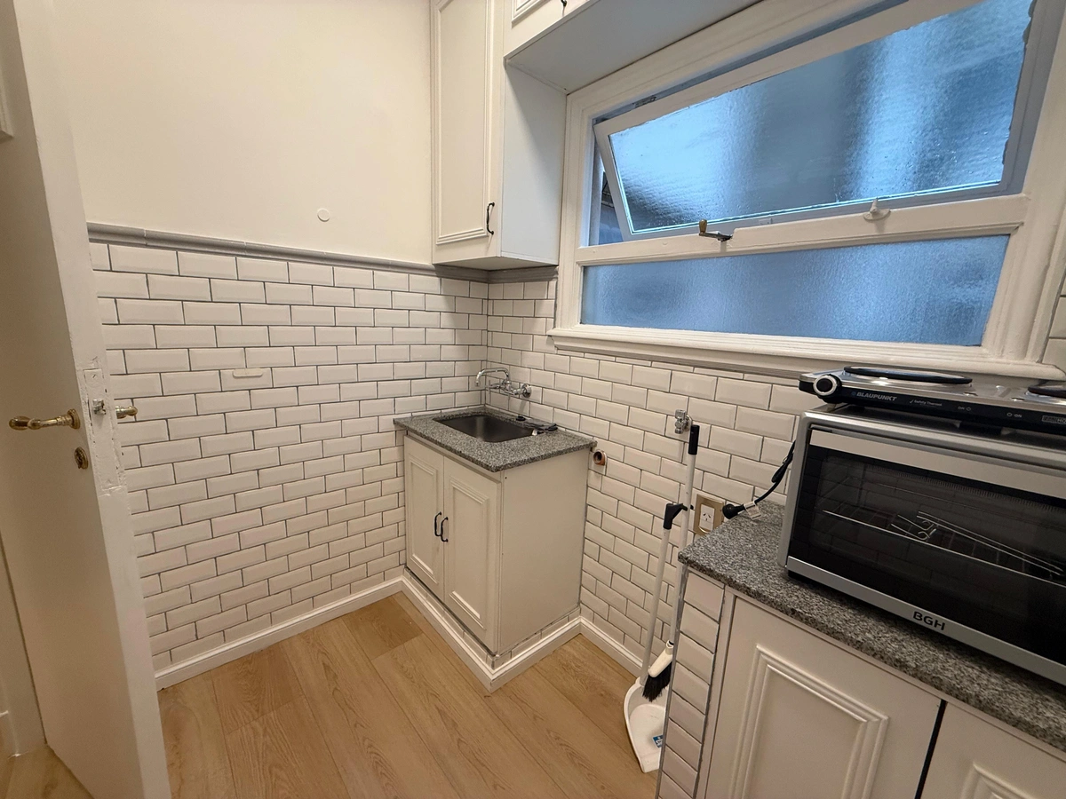 Alquiler monoambiente reciclado a nuevo en Recoleta - (Arenales y Rodríguez Peña)