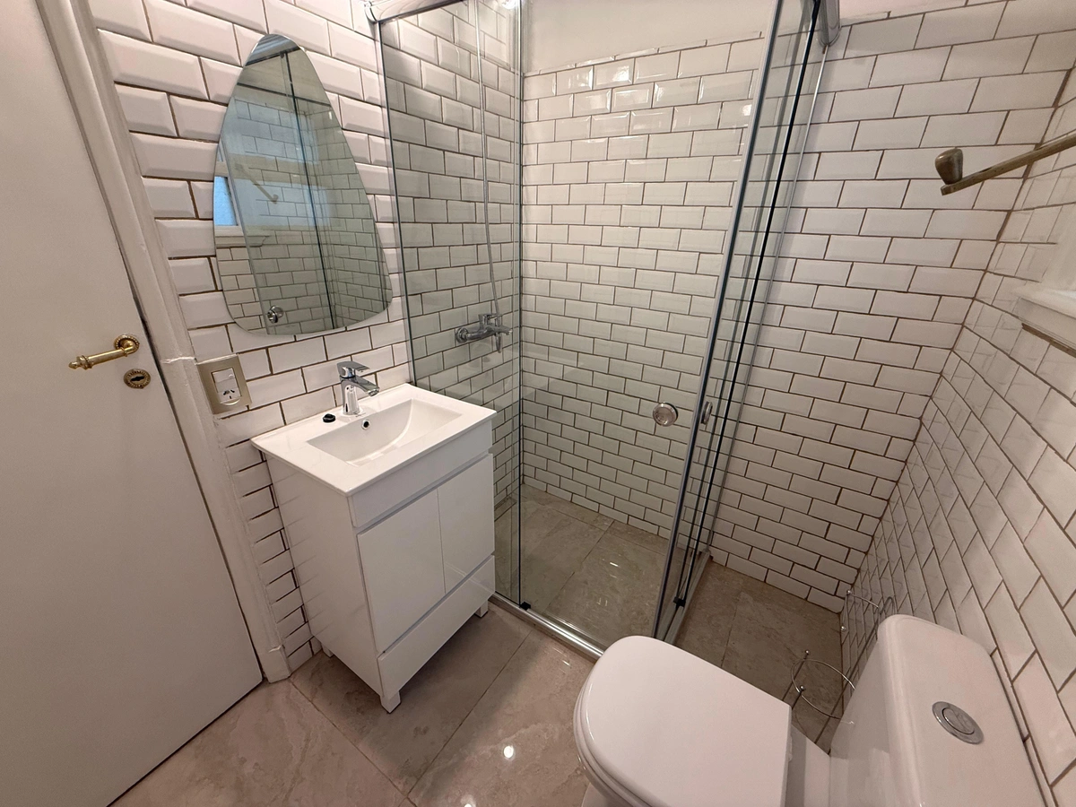 Alquiler monoambiente reciclado a nuevo en Recoleta - (Arenales y Rodríguez Peña)