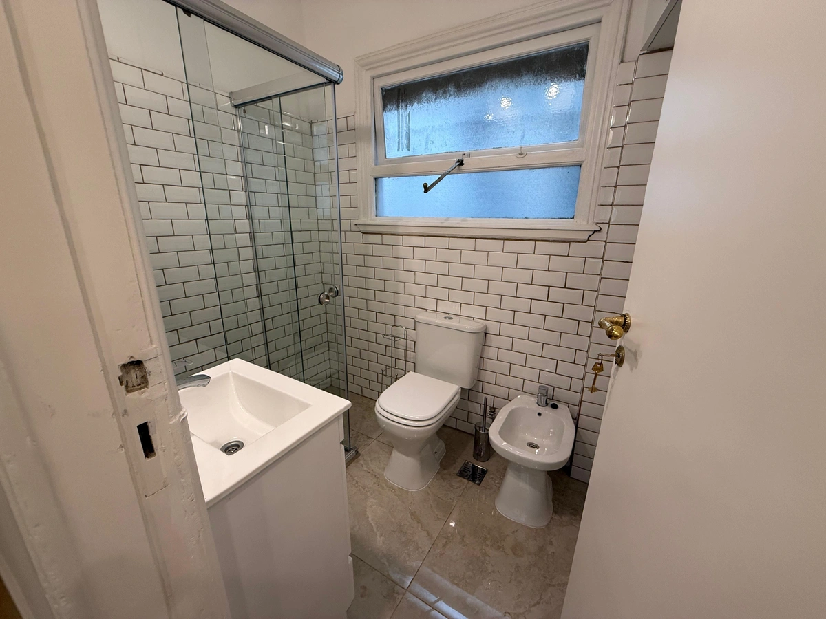 Alquiler monoambiente reciclado a nuevo en Recoleta - (Arenales y Rodríguez Peña)