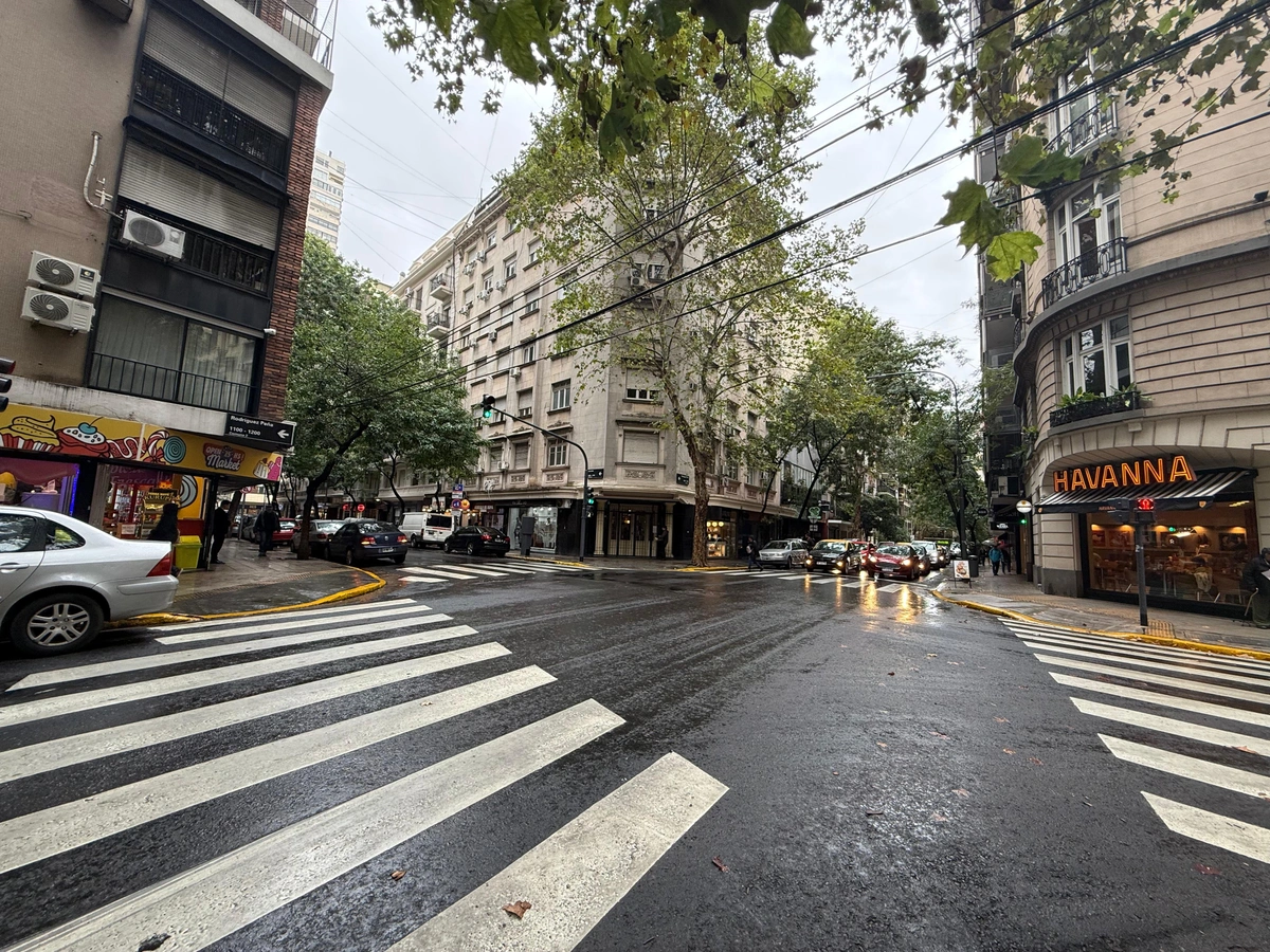 Alquiler monoambiente reciclado a nuevo en Recoleta - (Arenales y Rodríguez Peña)