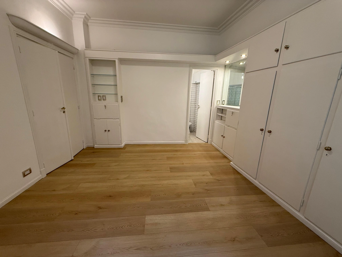 Alquiler monoambiente reciclado a nuevo en Recoleta - (Arenales y Rodríguez Peña)