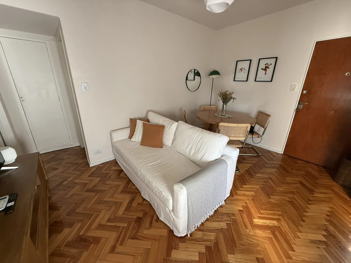 Venta departamento 2amb luminoso en Caballito