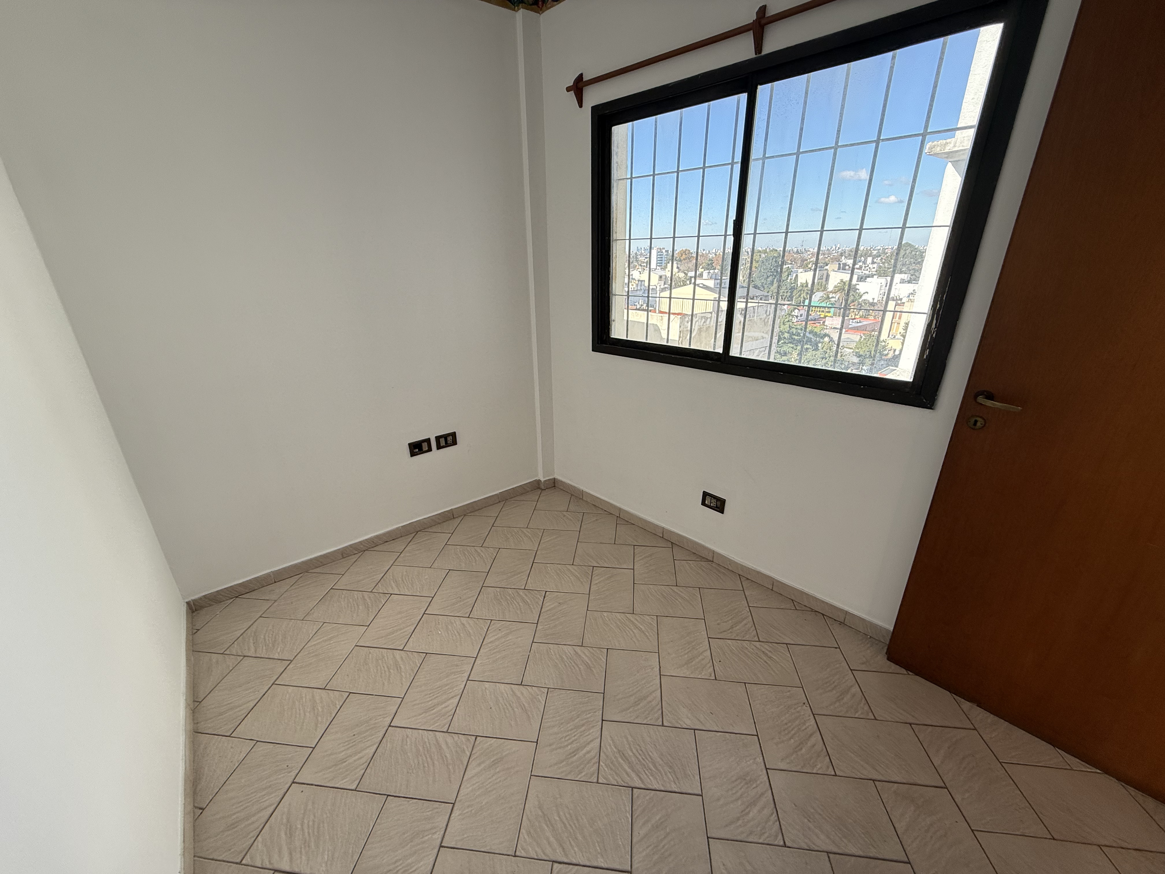 Venta Departamento 3 Ambientes con Balcón al Frente en Villa Ballester