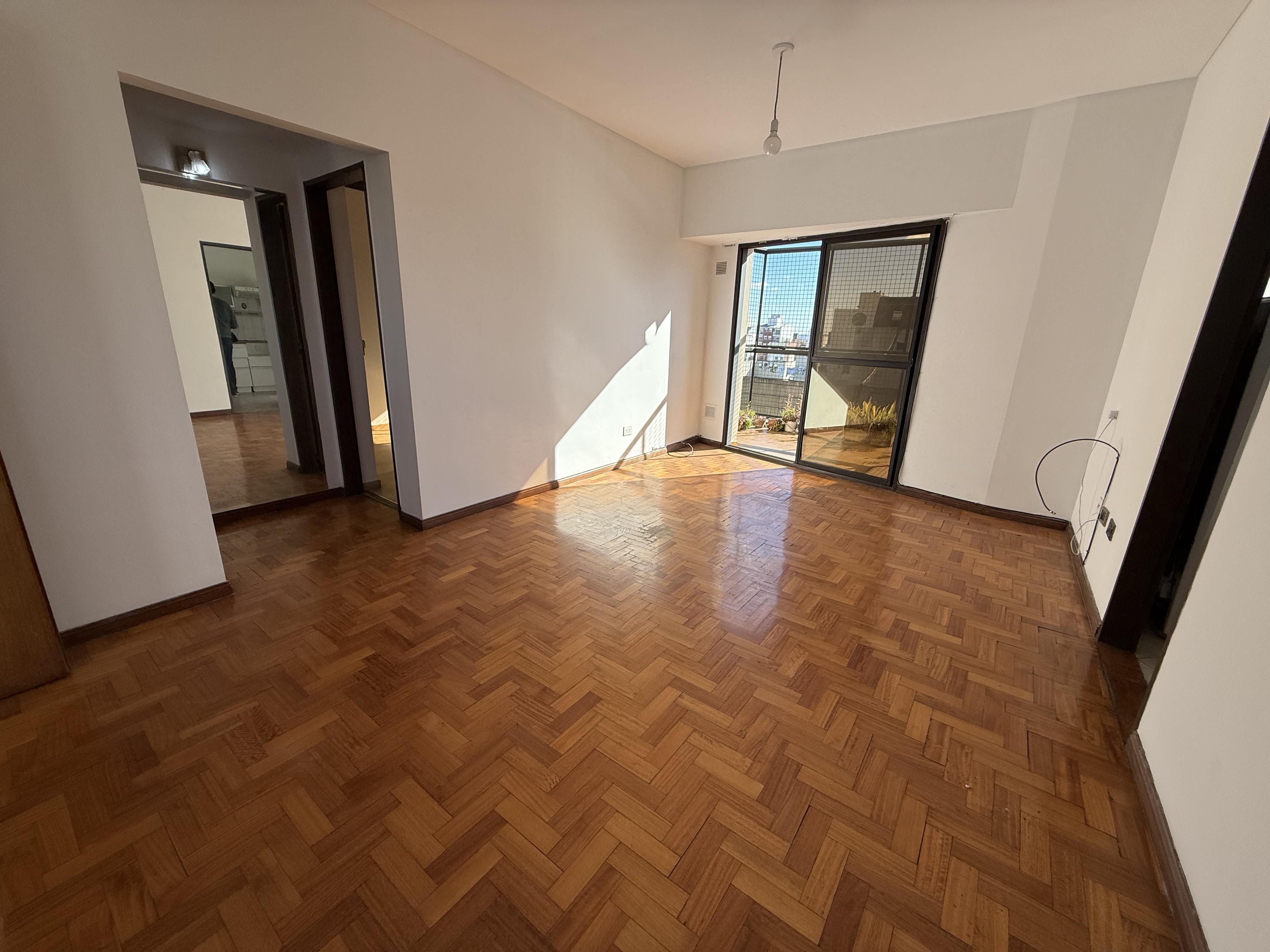 Venta Departamento 3 Ambientes con Balcón al Frente en Villa Ballester