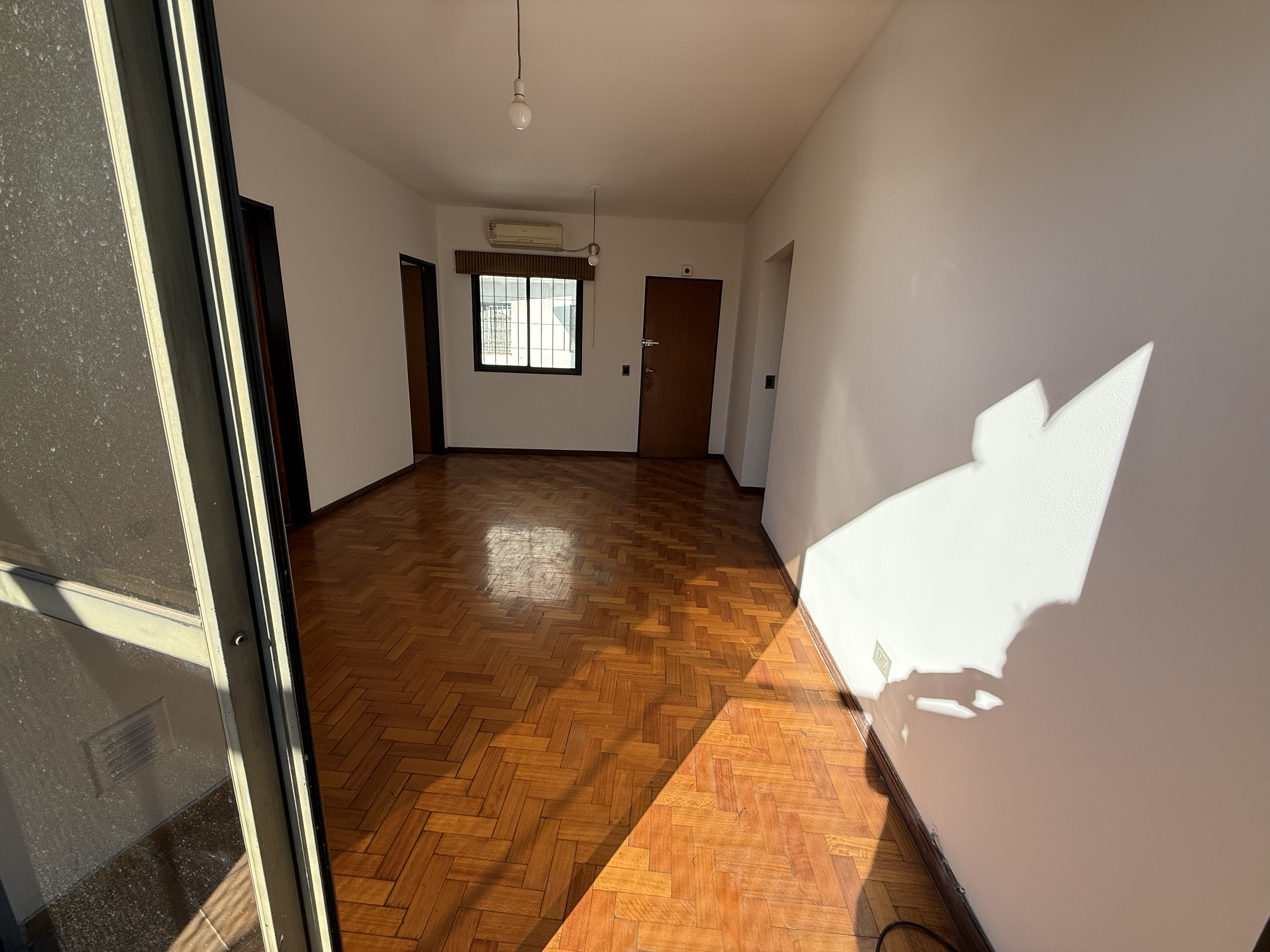 Venta Departamento 3 Ambientes con Balcón al Frente en Villa Ballester