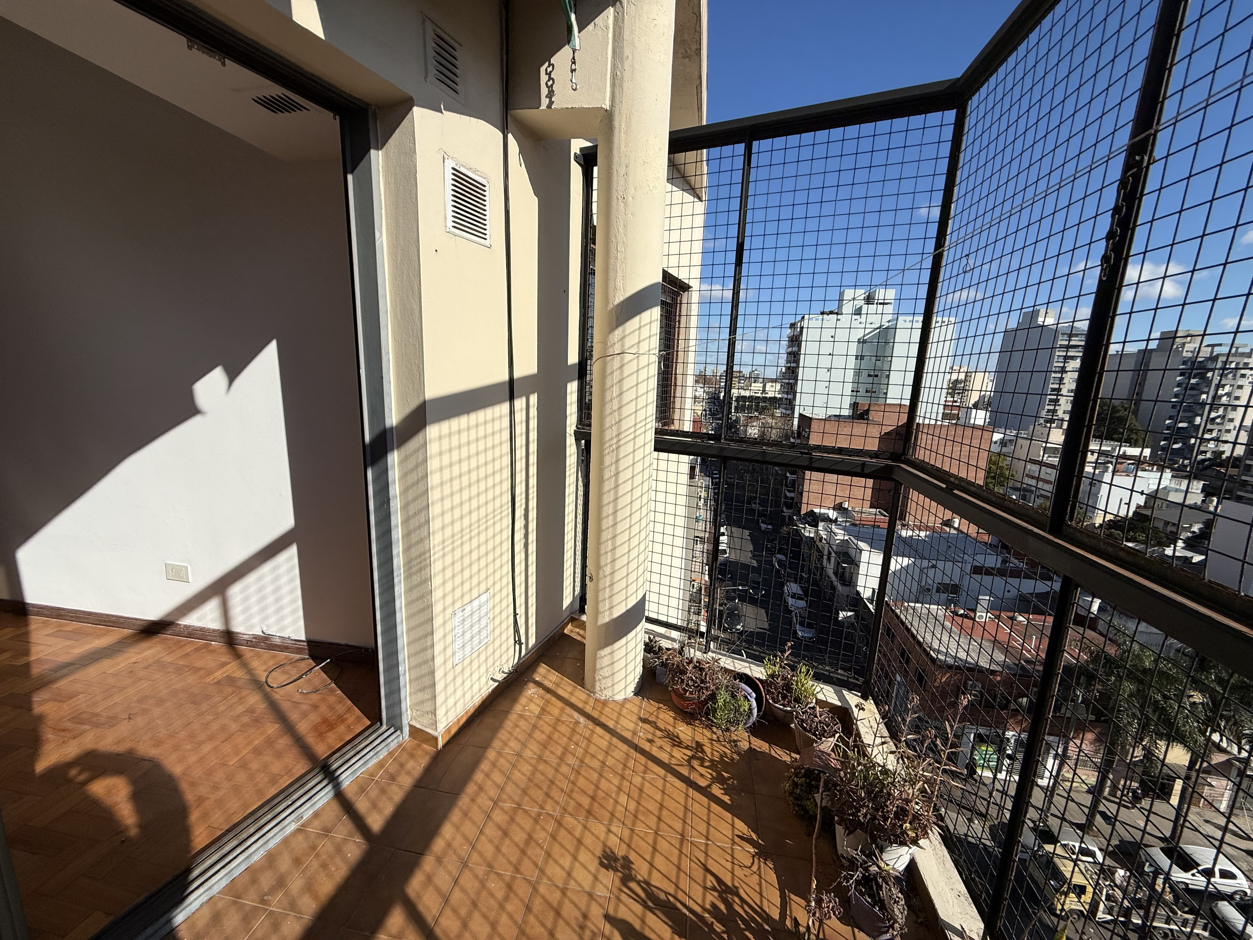 Venta Departamento 3 Ambientes con Balcón al Frente en Villa Ballester
