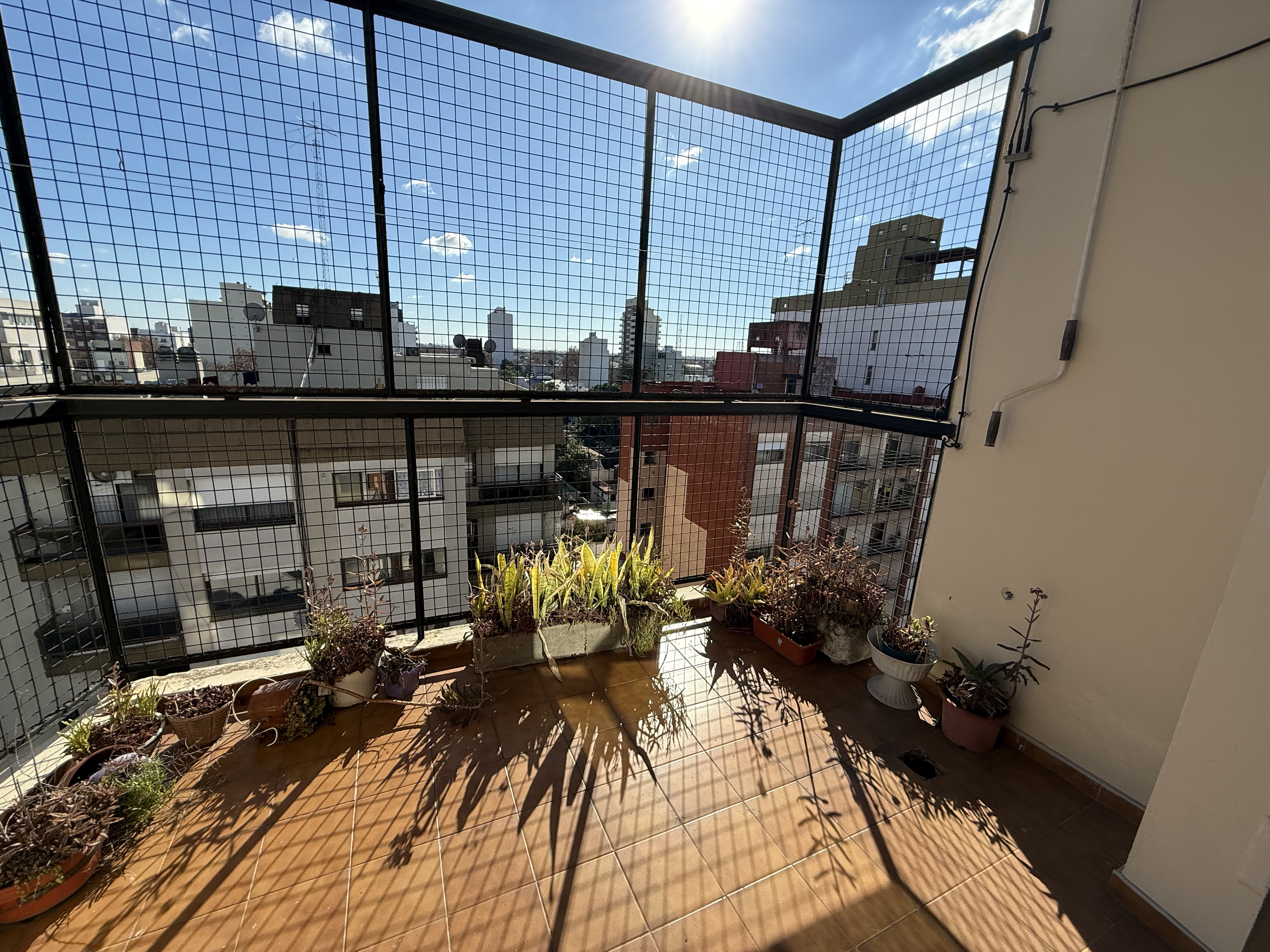 Venta Departamento 3 Ambientes con Balcón al Frente en Villa Ballester