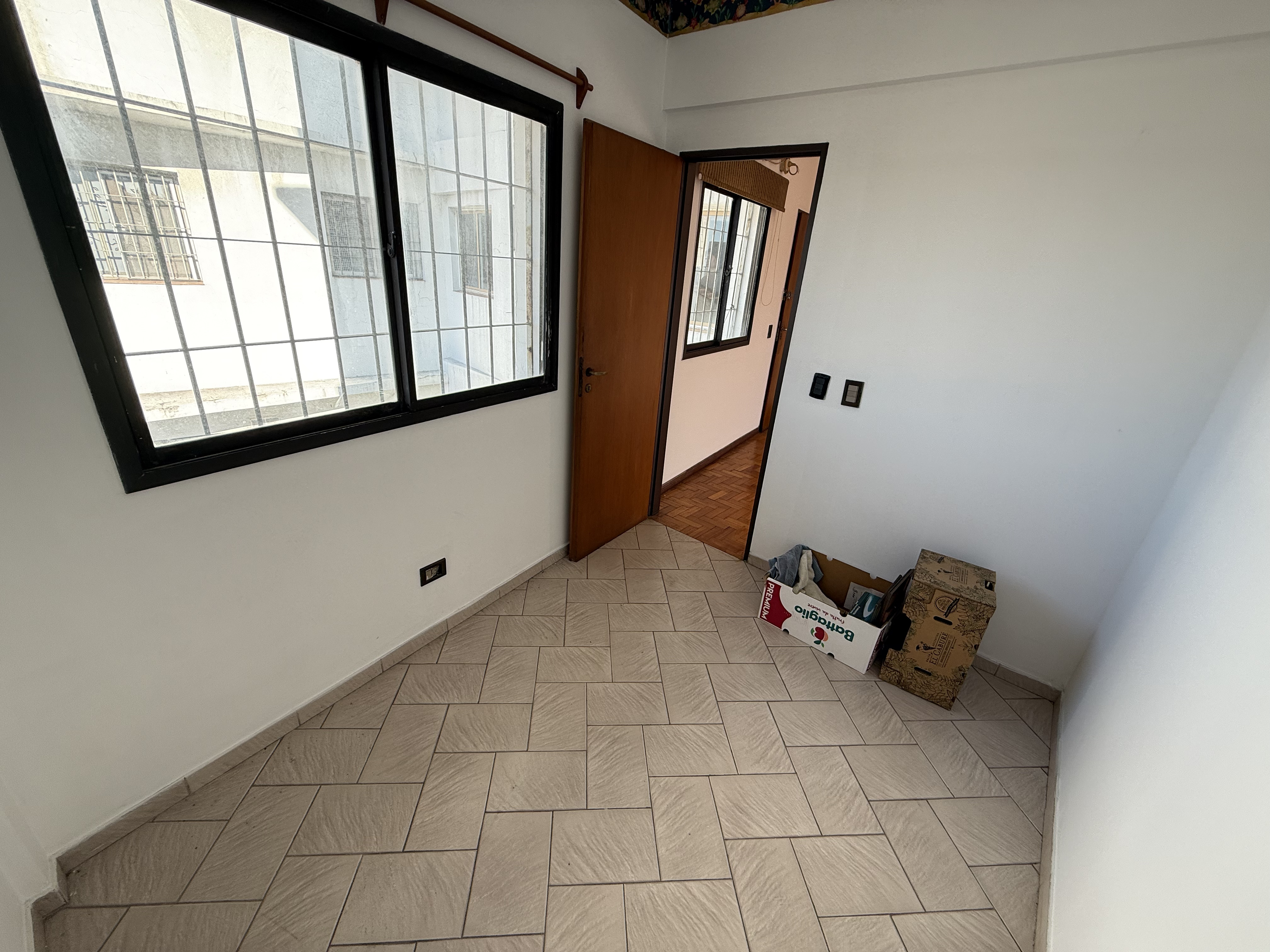 Venta Departamento 3 Ambientes con Balcón al Frente en Villa Ballester