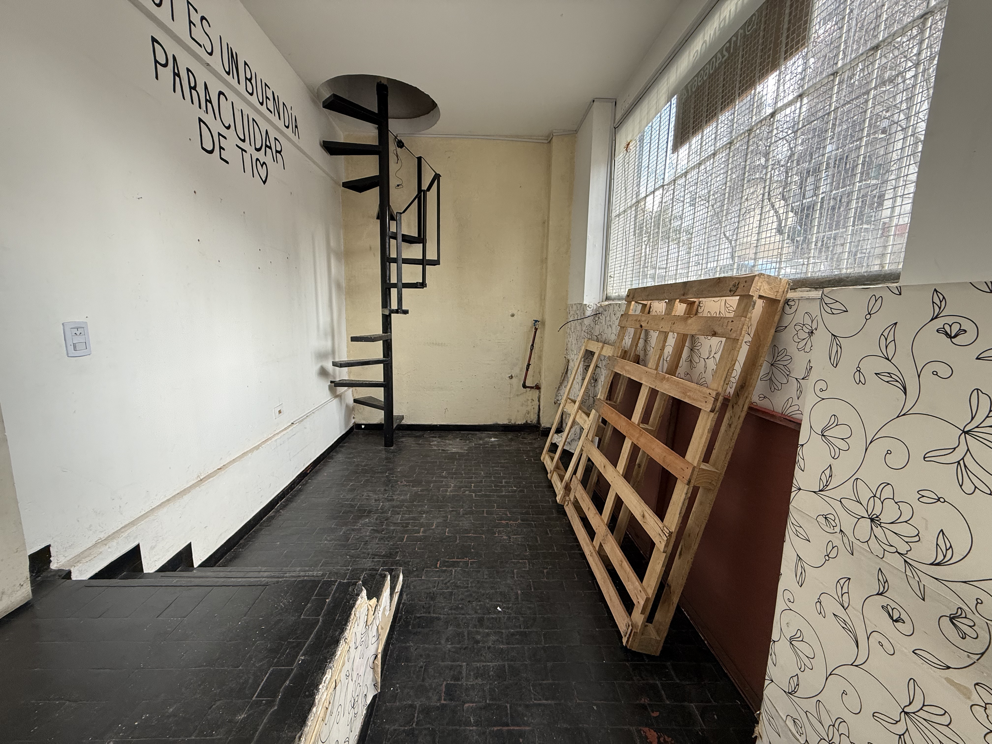 Alquiler Local comercial con vidriera a la calle en Caballito